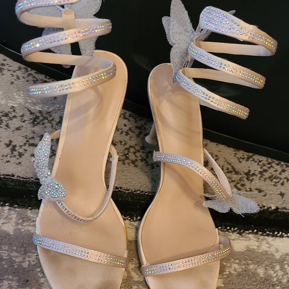 GORGEOUS Butterly heels